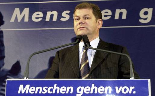SPD General Secretary Olaf Scholz speaks on Saturday 30 11 2002 before the delegates of the SPD state party conference in Bosen Scholz explained to the SPD members the background of the current government policy and emphasized that the federal government cuts taxes and does not increase It would only cancel benefits and simplify regulations