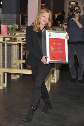 Inga Humpe with her trophy Fred Jay Prize 2018 Fred Jay Award Ceremony in Berlin in the Columbiahalle on 15 05 2018