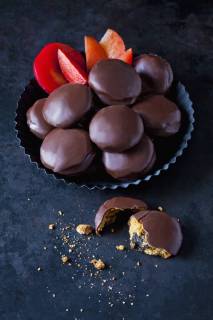 Plums and gingerbread  CSF29065