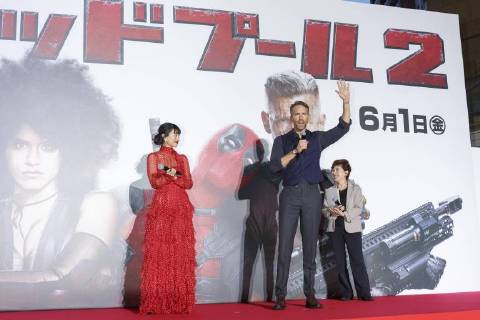 (L to R) Japanese actress Shiori Kutsuna and Canadian actor Ryan Reynolds, greet to the audience during the Japan Premiere for their film Deadpool 2 on May 29, 2018, Tokyo, Japan. The second installment of the Marvel hit movie will be released in Japan on June 1st.  (gxta_DPool2jp064)