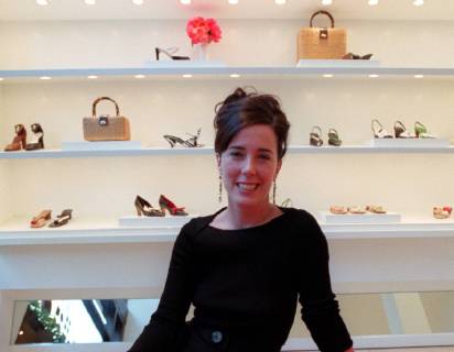Nov 8, 2001 - Sacramento, California, U.S. - Fashion designer KATE SPADE at her San Francisco store on Grant Ave. Sacramento U.S. - ZUMAs76_ 20010922_aah_s76_940 Copyright: xMichaelxA.xJonesx