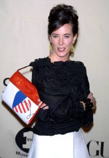 June 5, 2018 - New York, New York, U.S. - FILE - Fashion designer KATE SPADE was found hanged in her Park Avenue apartment in an apparent suicide, law enforcement officials said. Pictured: Oct 19, 2001 - New York, U.S. - Fashion designer KATE SPADE at the 2001 VH-1 Fashion Awards. New York U.S. - ZUMAk03_ 20011019_fas_k03_008 Copyright: xNancyxKaszermanx