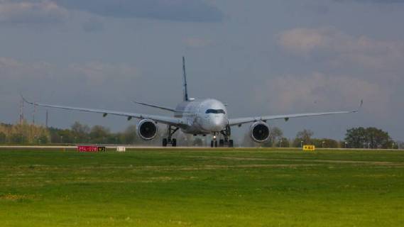DEU Germany Brandenburg Schönefeld 25 04 2018 ILA Berlin Air Show International Air and Space Exhibition Berlin F WWCF Airbus Industrie Airbus A350 941 Flight demonstration
