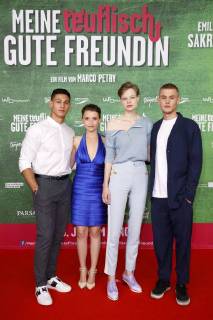 Emilio Sakraya Janina Fautz Emma Bading and Ludwig Simon at the premiere of the movie My devilishly good friend in the Cineplex Cologne 25 06 2018 Foto:xC.xHardtx xFuturexImage