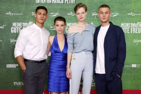 Emilio Sakraya Janina Fautz Emma Bading and Ludwig Simon at the premiere of the movie My devilishly good friend in the Cineplex Cologne 25 06 2018 Foto:xC.xHardtx xFuturexImage