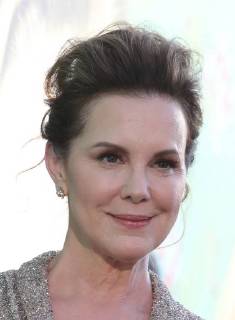 HOLLYWOOD, CA - JUNE 26: Elizabeth Perkins, arriving to the Premiere Of HBO s Sharp Objects at The Cinerama Dome in Hollywood, California on June 26, 2018. Copyright: xFayexSadoux