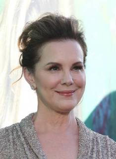 HOLLYWOOD, CA - JUNE 26: Elizabeth Perkins, arriving to the Premiere Of HBO s Sharp Objects at The Cinerama Dome in Hollywood, California on June 26, 2018. Copyright: xFayexSadoux