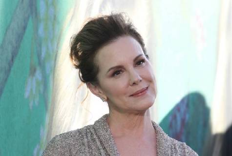HOLLYWOOD, CA - JUNE 26: Elizabeth Perkins, arriving to the Premiere Of HBO s Sharp Objects at The Cinerama Dome in Hollywood, California on June 26, 2018. Copyright: xFayexSadoux