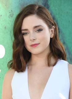 Premiere du film Sharp Objects . 26 June 2018 - Hollywood, California - Madison Davenport. HBO s Sharp Objects Los Angeles Premiere held at the Cinerama Dome. Photo Credit: Birdie Thompson AdMedia 227902 2018-06-26 CA Hollywood Etats-Unis  Copyright: xBirdiexThompson AdMediax STAR_227902_029
