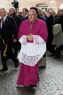- IEPER, BELGIUM: Bishop of Brugge Roger Vangheluwe pictured during the armistice ceremony of World War I (1914-1918) at the Menin Gate in Ieper, Belgium, Tuesday 11 November 2008. World War I, also known as the Great War, ended 90 years ago. KURTxDESPLENTER  x11175886x