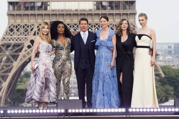 Entertainment Themen der Woche Entertainment Bilder des Tages Mission Impossible - Fallout Premiere in Paris Tom Cruise et les actrices du film Alix Benezech Angela Bassett Michele Monaghan Rebecca Ferguson Vanessa Kirby CELEBRITES : Avant Premiere Fall Out - Mission Impossible - Paris - 12 07 2018 JBAutissier Panoramic 