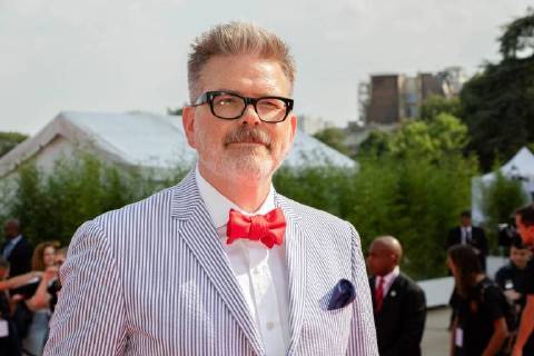 Tapis rouge de l avant-premiere mondiale du film Mission Impossible: Fallout . Christophe McQuarrie. Mission: Impossible. Fallout premiere in Paris in front of the Eiffel Tower. 228431 2018-07-12 Trocadero Paris France  Copyright: xSebastienxFremontx xStarfacex STAR_228431_067