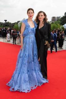 Tapis rouge de l avant-premiere mondiale du film Mission Impossible: Fallout . Rebecca Ferguson et Michelle Monaghan. Mission: Impossible. Fallout premiere in Paris in front of the Eiffel Tower. 228431 2018-07-12 Trocadero Paris France  Copyright: xSebastienxFremontx xStarfacex STAR_228431_090