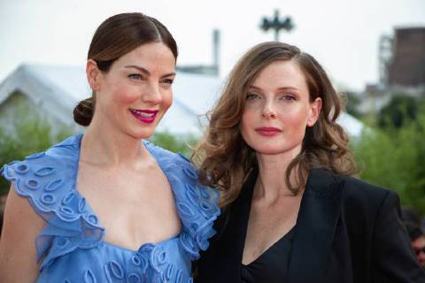 Tapis rouge de l avant-premiere mondiale du film Mission Impossible: Fallout . Rebecca Ferguson et Michelle Monaghan. Mission: Impossible. Fallout premiere in Paris in front of the Eiffel Tower. 228431 2018-07-12 Trocadero Paris France  Copyright: xSebastienxFremontx xStarfacex STAR_228431_093