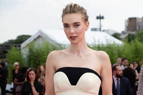 Tapis rouge de l avant-premiere mondiale du film Mission Impossible: Fallout . Vanessa Kirby. Mission: Impossible. Fallout premiere in Paris in front of the Eiffel Tower. 228431 2018-07-12 Trocadero Paris France  Copyright: xSebastienxFremontx xStarfacex STAR_228431_143