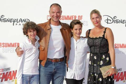 Avant-premiere europeenne de Ant-Man Guepe au Studio Theater de Disneyland Paris.Alexandre Devoise en famille. 228502 2018-07-14 Marne la Vallee France  Copyright: xPatricexFalourx STAR_228502_014