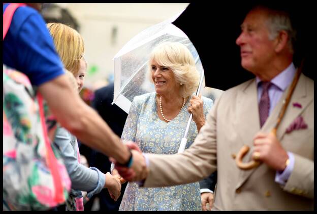 Prinz Charles und Camilla besuchen Cornwall . 16 07 2018. Fowey, United Kingdom. Prince Charles the Duchess of Cornwall visit Cornwall. The Duke and Duchess of Cornwall visit the celebration of Fowey festival meeting local businesses, representatives from Fowey gig club and members of the RNLI on Fowey Quay.  xAndrewxParsonsx xi-Imagesx IIM-18220-0027