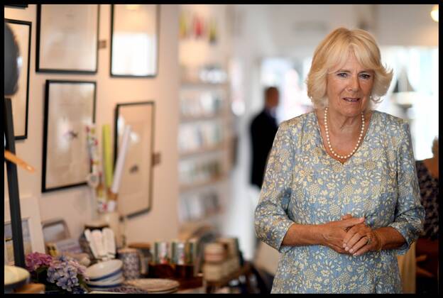 Prinz Charles und Camilla besuchen Cornwall . 16 07 2018. Fowey, United Kingdom. Prince Charles the Duchess of Cornwall visit Cornwall. The Duke and Duchess of Cornwall visit the celebration of Fowey festival meeting local businesses, representatives from Fowey gig club and members of the RNLI on Fowey Quay.  xAndrewxParsonsx xi-Imagesx IIM-18220-0033