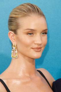 Rosie Huntington-Whiteley at the Premiere of Warner Bros The Meg held at the TCL Chinese Theatre in Hollywood, CA, August 6, 2018.  Copyright: xJosephxMartinezx 33647_003JM