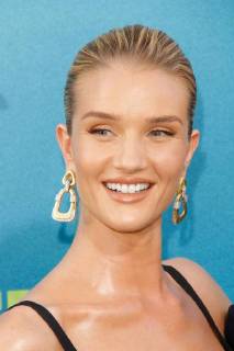 Entertainment Bilder des Tages Rosie Huntington-Whiteley at the Premiere of Warner Bros The Meg held at the TCL Chinese Theatre in Hollywood, CA, August 6, 2018.  Copyright: xJosephxMartinezx 33647_004JM