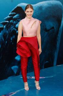 Entertainment Bilder des Tages Holland Roden at the Premiere of Warner Bros The Meg held at the TCL Chinese Theatre in Hollywood, CA, August 6, 2018.  Copyright: xJosephxMartinezx 33647_102JM