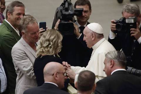 Entertainment Bilder des Tages August 8 2018- Vatican City State (Holy see) - British singer and actor STING at the Vatican with his wife, for the general audience with Pope Francis at the vatican Italy - ZUMAi15_ 20180808_zaf_i15_030 Copyright: xEvandroxInettix