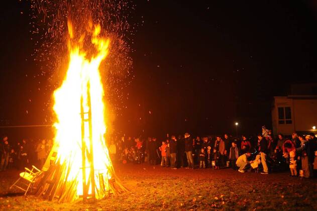 The move to St Martin in the parish of Christkönig in Saarbrücken on Tuesday 10 9 2009 After the parade through the streets around the church a big martin fire was on the program