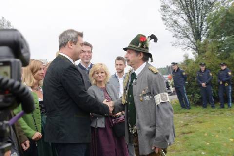 Markus Soeder Bavarian State Premier with protection Board Keferloh near Muenchen 02 09 18 The traditional farmers market Soeder