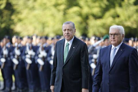 Turkish President Recep Tayyip Erdogan Berlin: Turkish President Recep Tayyip Erdogan will receive military honors at Bellevue Palace. The photo shows the Federal President Frank-Walter Steinmeier and the Turkish President Recep Tayyip Erdogan Berlin Berlin-Tiergarten Germany  SimonexKuhlmey