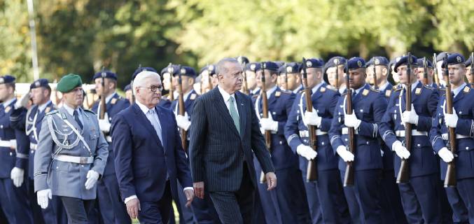 Turkish President Recep Tayyip Erdogan Berlin: Turkish President Recep Tayyip Erdogan will receive military honors at Bellevue Palace. The photo shows the Federal President Frank-Walter Steinmeier and the Turkish President Recep Tayyip Erdogan Berlin Berlin-Tiergarten Germany  SimonexKuhlmey