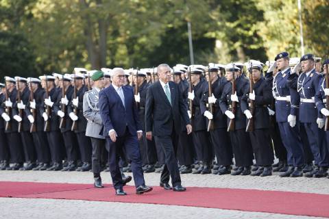 Turkish President Recep Tayyip Erdogan Berlin: Turkish President Recep Tayyip Erdogan will receive military honors at Bellevue Palace. The photo shows the Federal President Frank-Walter Steinmeier and the Turkish President Recep Tayyip Erdogan Berlin Berlin-Tiergarten Germany  SimonexKuhlmey