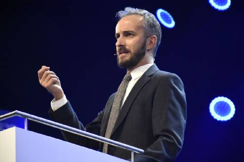 Jan Böhmermann at the 6-bit Pretzels Founders Festival 2018 at the ICM Munich 30 09 2018 Foto:xP.xSchönbergerx xFuturexImage