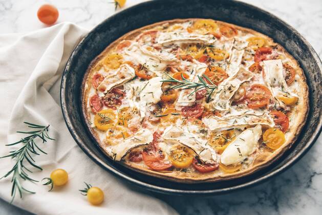 Tomato tart with goat cheese camembert, mustard and rosemary  IPF00412