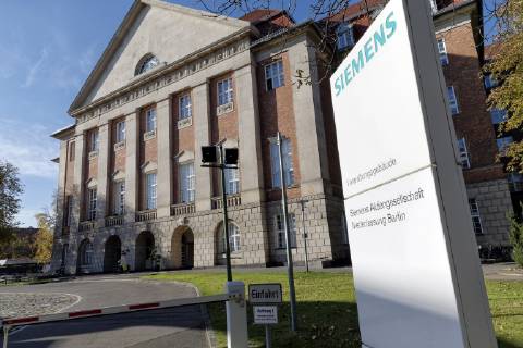 Siemens in Berlin Siemensstadt 2018 10 31 Berlin Germany Berlin Siemensstadt with Siemens branch management Dynamo and Schaltwerk Here, with Berlins support, Siemens plans to set up a campus for science Research and production and to invest around 600 million euros in the coming years In the picture, the main building of Siemens AG in Siemensstadt