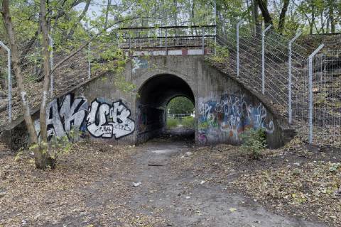 Siemensbahn in Siemensstadt 2018 11 01 Berlin Germany Route Building of the Siemensbahn, which was shut down in 1980 by the Deutsche Reichsbahn in West Berlin and connects the Jungfernheide ring station along the Siemenswerke and the housing estates in Siemensstadt with