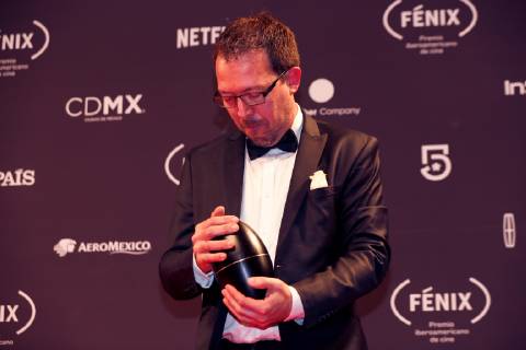 Paraguayan director Marcelo Martinessi with the Fenix Award, in Mexico City, Mexico, 7 November 2018. Colombian film PAjaros de verano and Argentine Film Zama , which started as favorites of the Fenix Awards of Ibero-American films, did not disappoint and became the films with the highest number of awards in the fifth edition of the event. Fenix Awards of Ibero-American films !ACHTUNG: NUR REDAKTIONELLE NUTZUNG!  Copyright: xMarioxGuzmanx AME393 20181108-636772603677654263