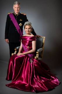 Entertainment Bilder der Woche KW46 Entertainment Bilder des Tages ATTENTION EDITORS - HAND OUT PICTURES - EDITORIAL USE ONLY - NO SALES - NO ADVERTISING - MANDATORY CREDIT KONINKLIJK PALEIS PALAIS ROYAL KONIGLICHER PALAST ROYAL PALACE This handout picture, distributed by the Royal Palace shows King Philippe - Filip of Belgium and Queen Mathilde of Belgium posing for the photographer, distributed on Thursday 15 November 2018.  HANDOUTxBELGIANxROYALxPALACE 05470337