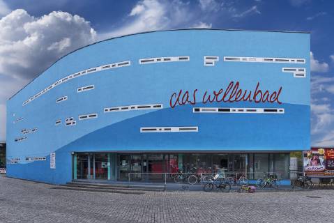 The wave pool at the Spreewaldplatz Kreuzberg Berlin Germany Europe Copyright: imageBROKER/HelmutxMeyerxzurxCapellen iblmzc04780053.jpg