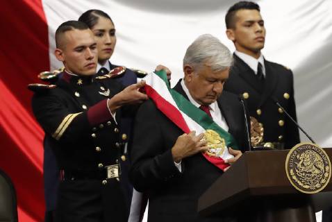 Mexiko Stadt, Amtseinführung Andres Manuel Lopez Obrador The new President of Mexico, Andres Manuel Lopez Obrador (C), during his investiture ceremony, in Mexico City, Mexico, 01 December 2018. Investiture of Mexican President-elect Andres Manuel Lopez Obrador in Mexico City !ACHTUNG: NUR REDAKTIONELLE NUTZUNG!  Copyright: xJorgexNunezx AME3758 20181201-636792877411640439