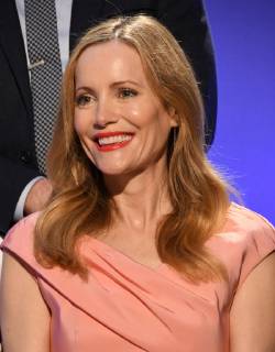 06 December 2018 - Beverly Hills, California - Leslie Mann. 2018 Golden Globes Nominations held at Beverly Hilton Hotel. Photo Credit: Birdie Thompson AdMedia 233097 2018-12-06 CA Beverly Hills Etats-Unis  Copyright: xAdMediax STAR_233097_006