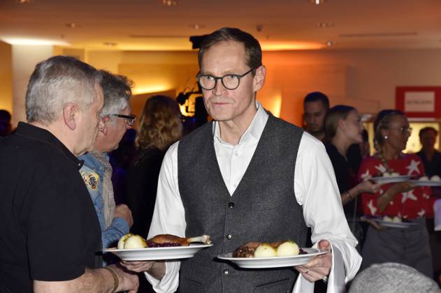 Michael Müller at Frank Zanders 24 Christmas party for the homeless and needy 2018 at the Estrel Convention Center Berlin 21 12 2018 Foto:xN.xKubelkax xFuturexImage