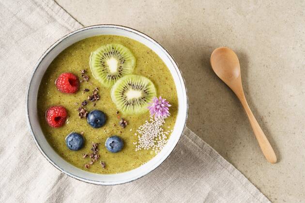 Food, Smoothie-Bowls Kiwi smoothie bowl  Copyright: xECoelfenx Panthermedia17877366