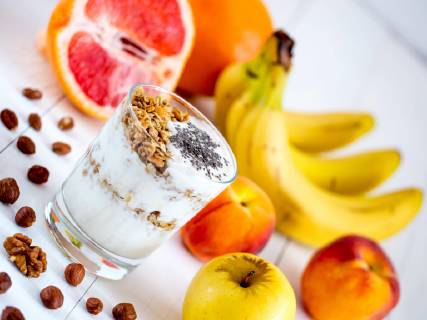  yogurt, with fresh fruits and nuts  Copyright: xFascinadorax Panthermedia18281448