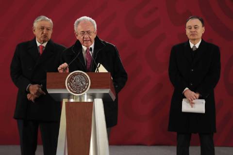 Mexiko, Andres Manuel Lopez Obrador Pressekonferenz January 3, 2019 - EUM20190103NAC07.JPG.CIUDAD DE MEXICO, Presidency Presidencia-AMLO.- 3 de enero del 2019. El presidente Andres Manuel Lopez Obrador; Javier Jimenez Espriu, secretario de Comunicaciones y Transportes y Alfonso Durazo, secretario de Seguridad Publica, durante conferencia matutina e Palacio Nacional. Foto: Agencia EL UNIVERSAL MAR. Foto: Agencia EL UNIVERSAL MAR.  - ZUMAu78_ 20190103_zaf_u78_005 Copyright: xIrvinxOlivaresx