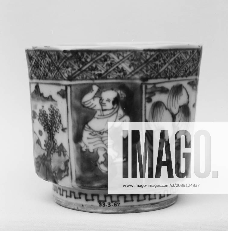 Ue Ae A Aeººa Ae Ae Aoeess C Hexagonal Cup With Chinese Figures And Landscapes Edo Period 1615 1868