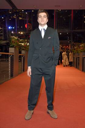 Jonas Dassler attending the festival opening with the Kindness of Strangers premiere at the 69th Berlin International Film Festival Berlinale 2019 at Berlinale Palace on February 7 2019 in Berlin Germany Foto:xN.xKubelkax xFuturexImage
