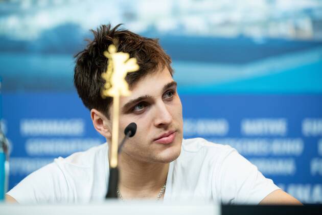February 9, 2019 - Berlin, Germany - Jonas Dassler attends the The Golden Glove Press Conference at the 69th Berlinale International Film Festival Berlin on February 9, 2019, in Berlin, Germany. The Berlin film festival will be running from February 7 to 17, 2019. Nearly 400 movies from around the world will be presented, with 17 vying for the prestigious Golden Bear top prize. Berlin Germany  - ZUMAn230 20190209_zaa_n230_1191 Copyright: xManuelxRomanox