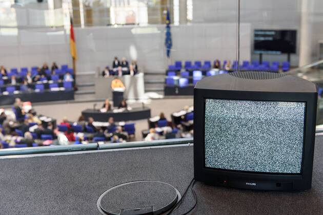 Bundestag session Germany Berlin 22 02 2019 84 Session of the German Bundestag on 22 February 2019 on the Green motion on the motion on the implementation of feminist foreign policy The picture shows a television set with a black and white picture Berlin Bundestag Berlin Germany
