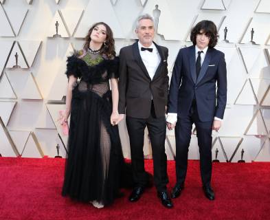 Mexican director Alfonso Cuaron (C) and his children Olmo Teodoro (R) and Tess Bu (L) arrive at the red carpet of the 91th Academy Awards, in Hollywood, California, United States, 24 February 2019. 91st Academy Awards in Hollywood !ACHTUNG: NUR REDAKTIONELLE NUTZUNG!  Copyright: xEMILIOxFLORESx AME9046 20190225-636866577589281230
