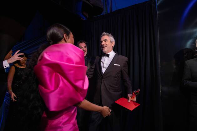 Alfonso Cuaron of Mexico poses backstage with Angela Bassett and Javier Bardem with the Oscar for best foreign language during the live ABC Telecast of The 91st Oscars at the DolbyÂ® Theatre in Hollywood, CA on Sunday, February 24, 2019.  Copyright: xA.M.P.A.S.x 33781_533PLX